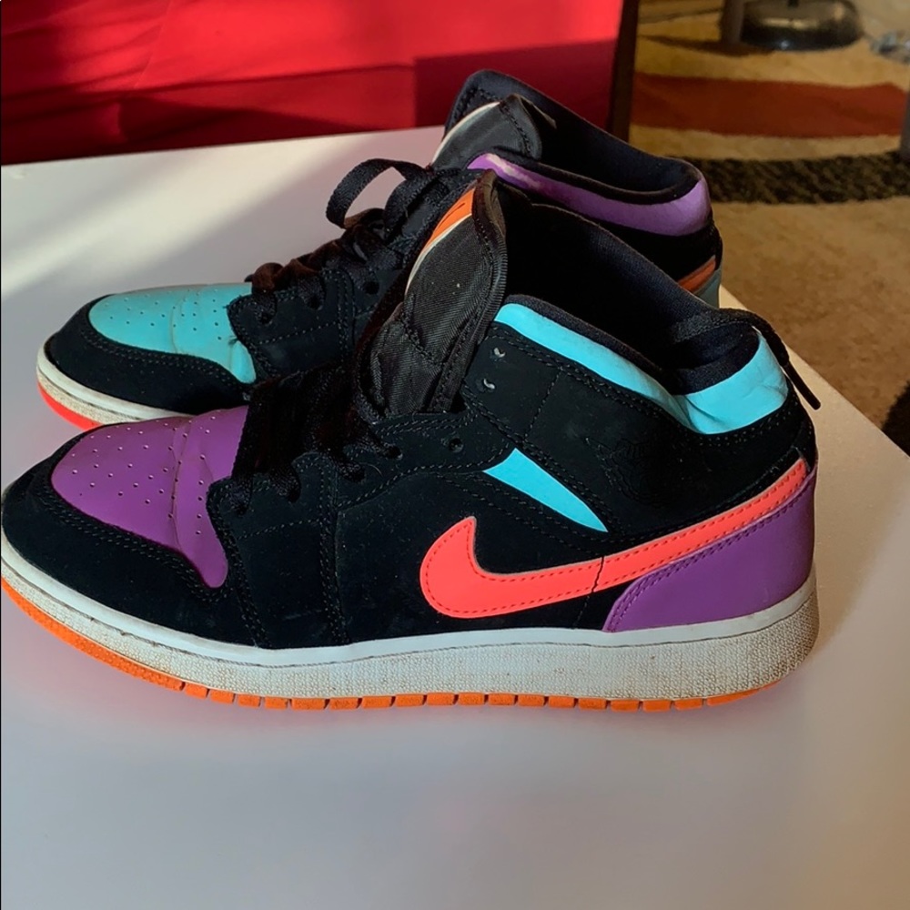 Sneakers - Picture 4 of 4